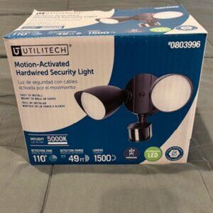 Utilitech Motion-Activated Hardwired Security Light New In Box